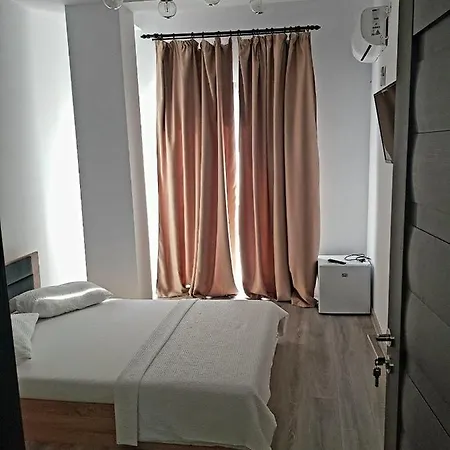 Ena Eni Boutique 게스트하우스 4*